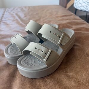 Crocs Brooklyn Low Wedge Buckle Sandal